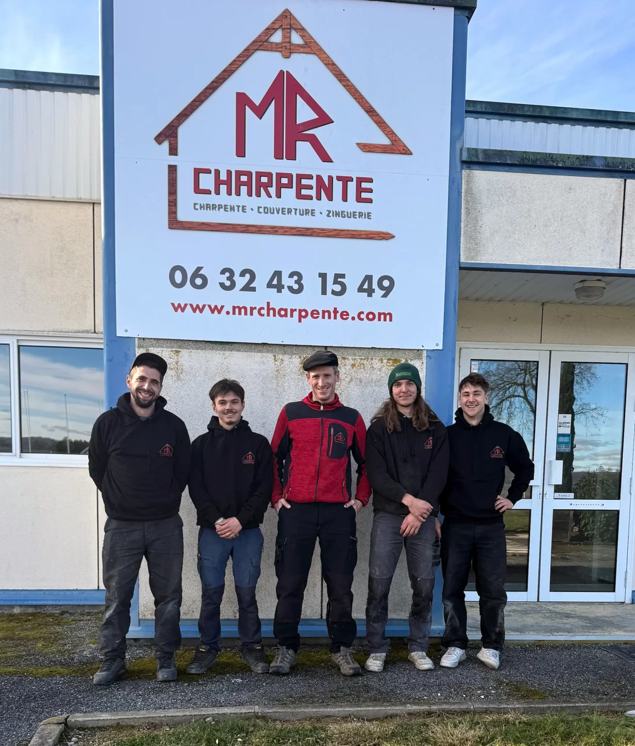 MR CHARPENTE Une équipe expérimentée et passionnée 